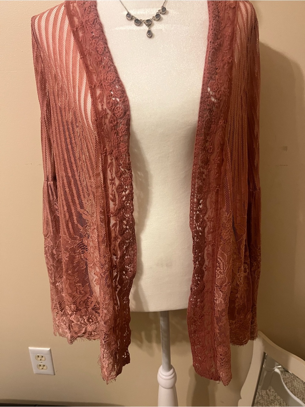 Xhilaration Rose Mauve Lace Open-Front Kimono Size Small with Belled Sleeves